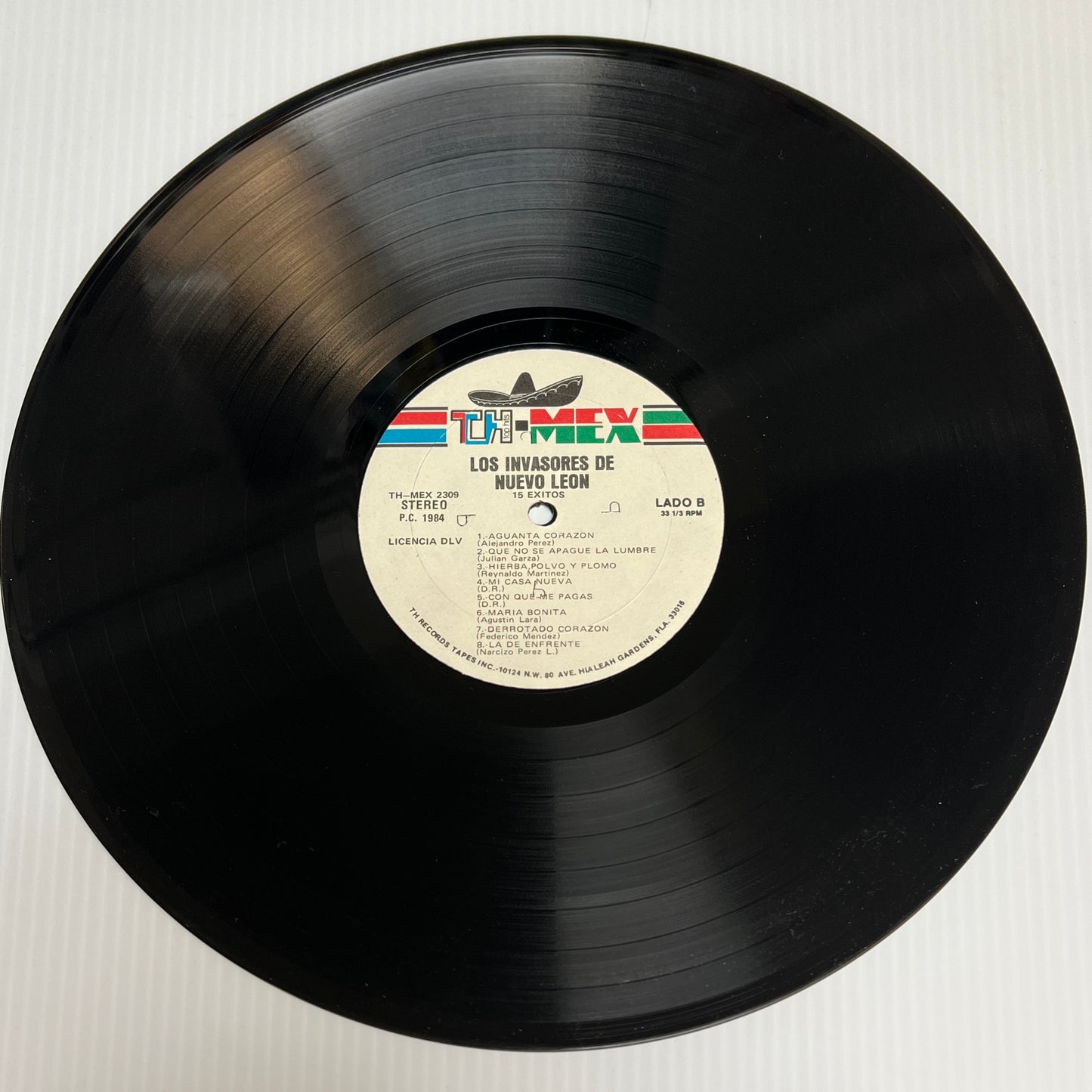 Los Invasores De Nuevo Leon - 15 Exitazos De... (Open Vinyl)