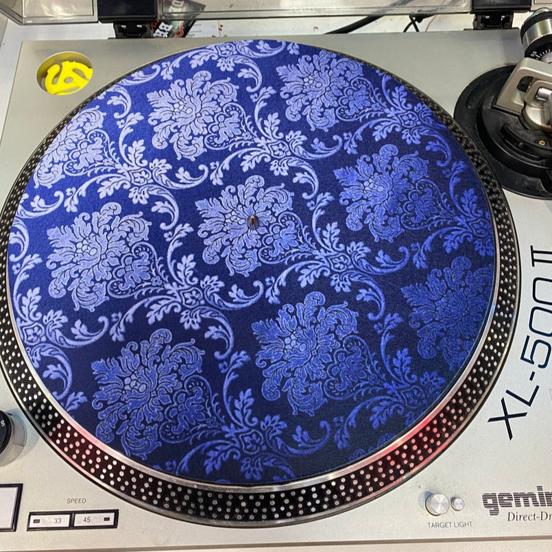 ブルータペストリースリップマット