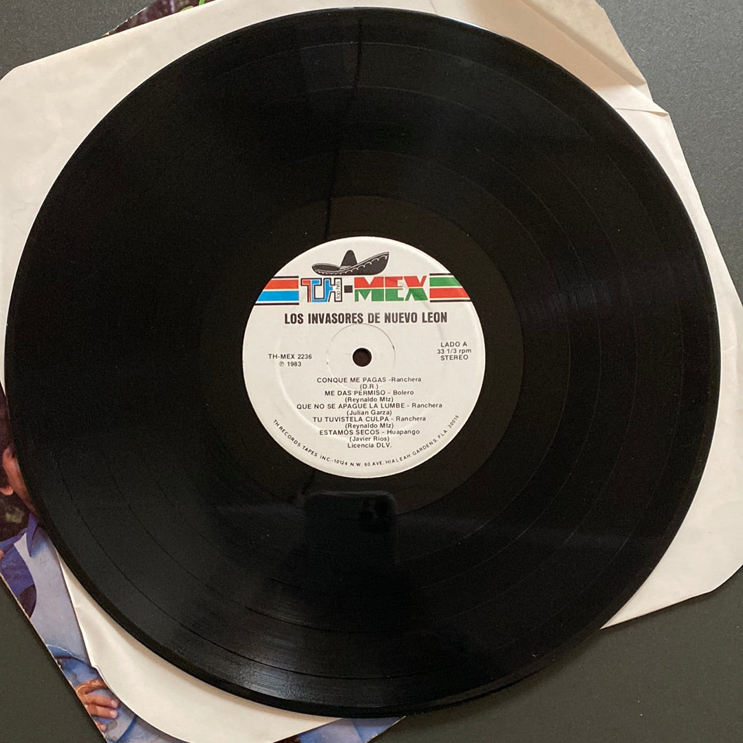 Los Invasores De Nuevo Leon (Open Vinyl)