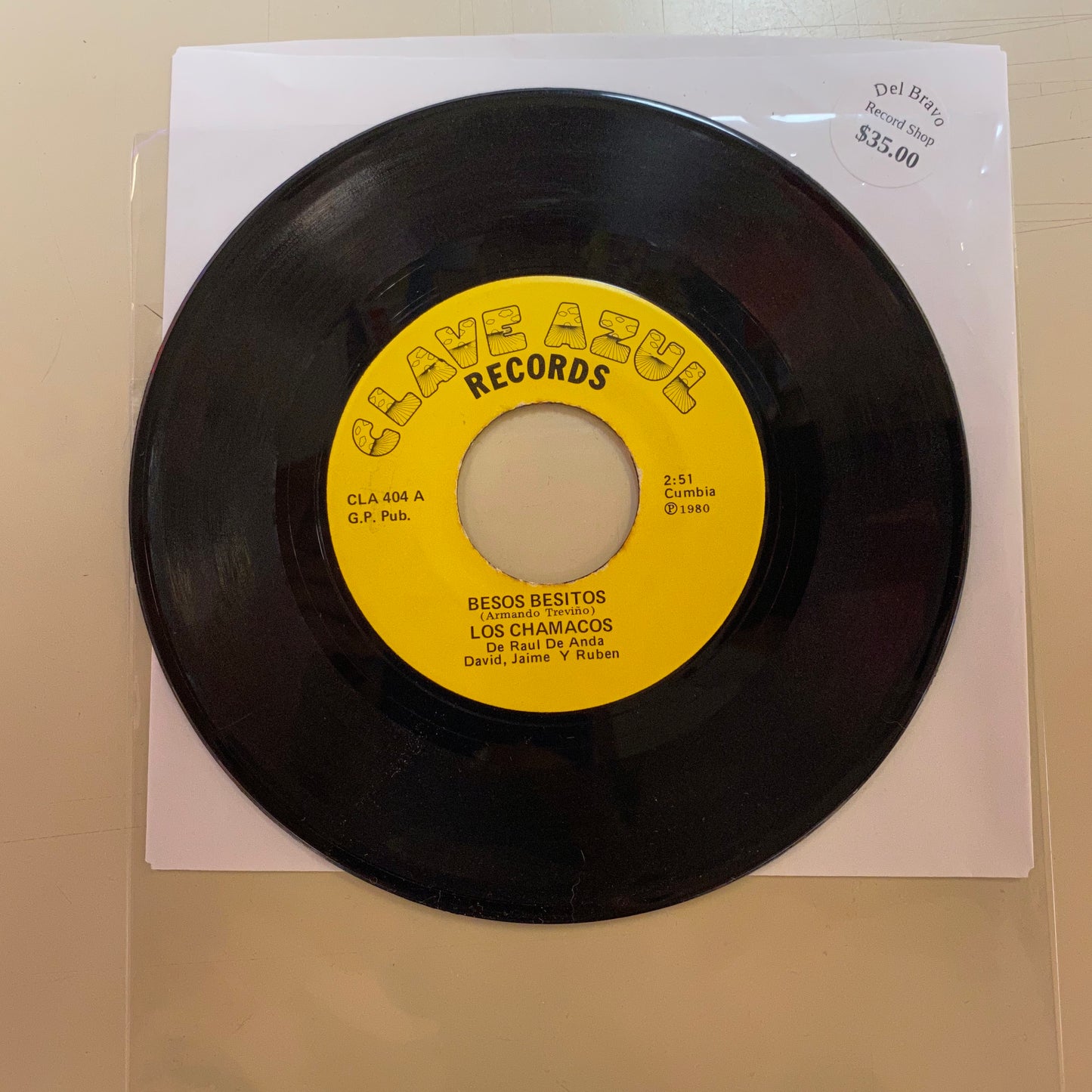 Los Chamacos - “Besos Besitos” / “La Musiquera” (45 RPM)